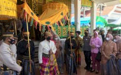 Karo Ops Dampingi Kapolda Sulsel Dapat Gelar “Lasalipu Daeng Marakka” pada Hari Jadi Bone