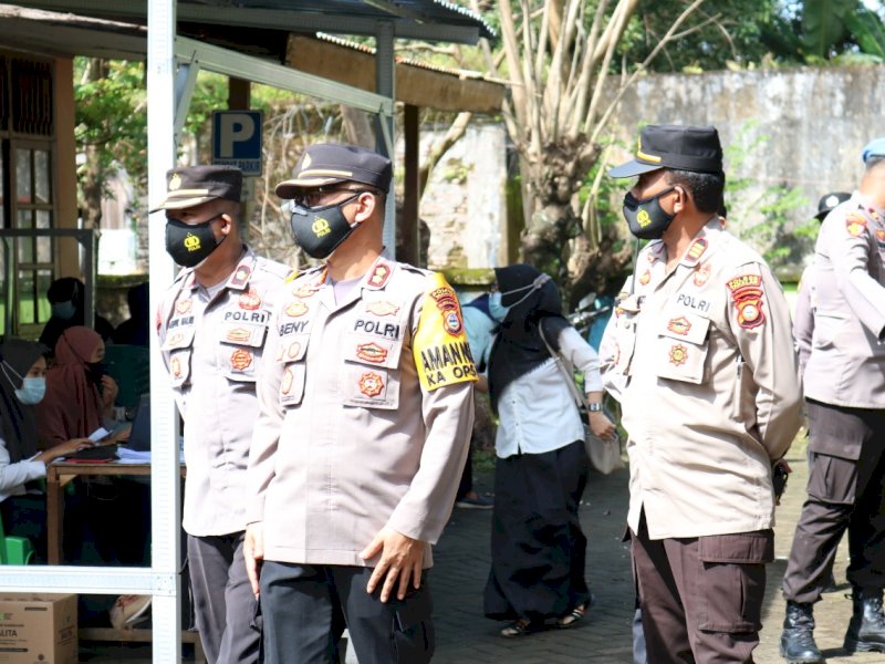 Pastikan  Berjalan Lancar, Kapolres Takalar Pantau Vaksinasi