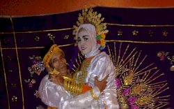 Berawal dari Canda, Kakek di Bone Nikahi Gadis Cantik 19 Tahun, Maharnya Rp10 Juta