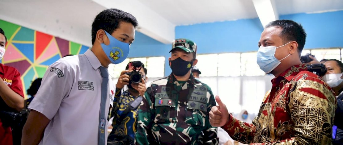 Launching Pembelajaran Tatap Muka Terbatas, Plt Gubernur Sulsel Tinjau dan Bincang Bersama Siswa di SMAN 21 Makassar