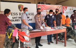 Parkir di Kolong Rumah, Warga Takalar Ini Panik Saat Hendak ke Kantor, Motornya Raib