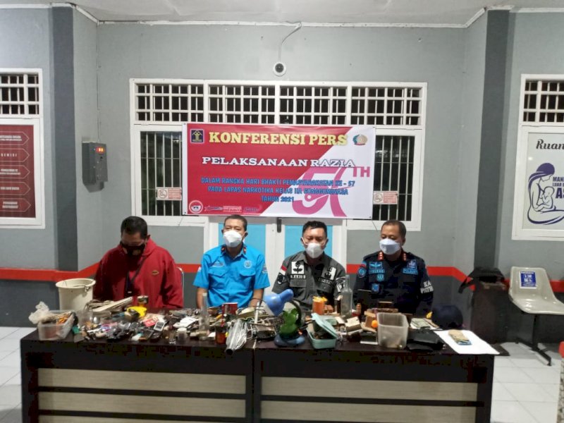 Gandeng Polisi, Lapas Takalar Razia Blok Hunian Warga Binaan