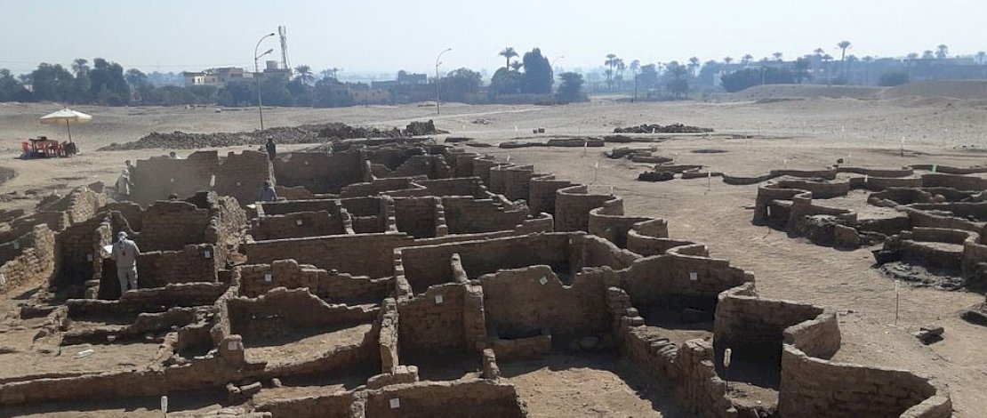 Arkeolog Temukan Kota Firaun Kuno yang Didirikan Kakek Tutankhamun
