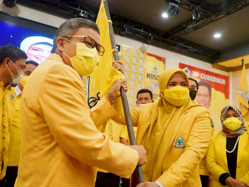 Terpilih Aklmasi, Suhartina Bohari Pimpin Golkar Maros