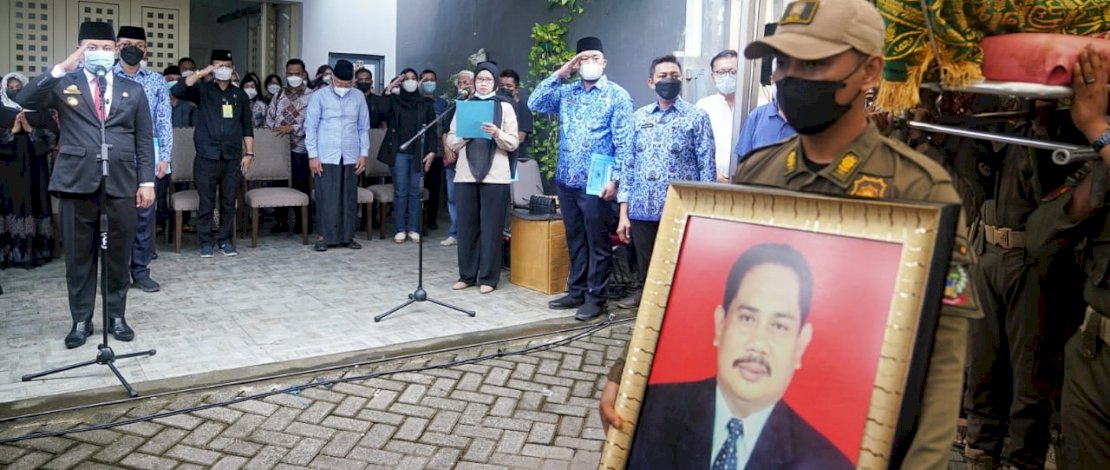 Suasana pelepasan jenazah almarhum Abdul Latief.