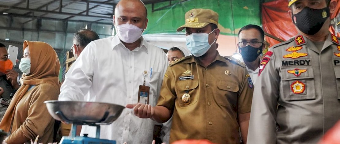 Tinjau Bahan Pokok Jelang Ramadan, Plt Gubernur Sulsel: Insya Allah, Pasokan Pangan Masih Aman