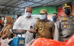 Tinjau Bahan Pokok Jelang Ramadan, Plt Gubernur Sulsel: Insya Allah, Pasokan Pangan Masih Aman