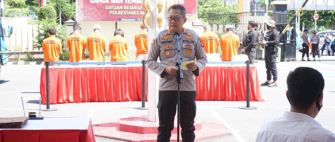 Suasana pemusnahan barang bukti narkoba di Mapolrestabes Makassar.