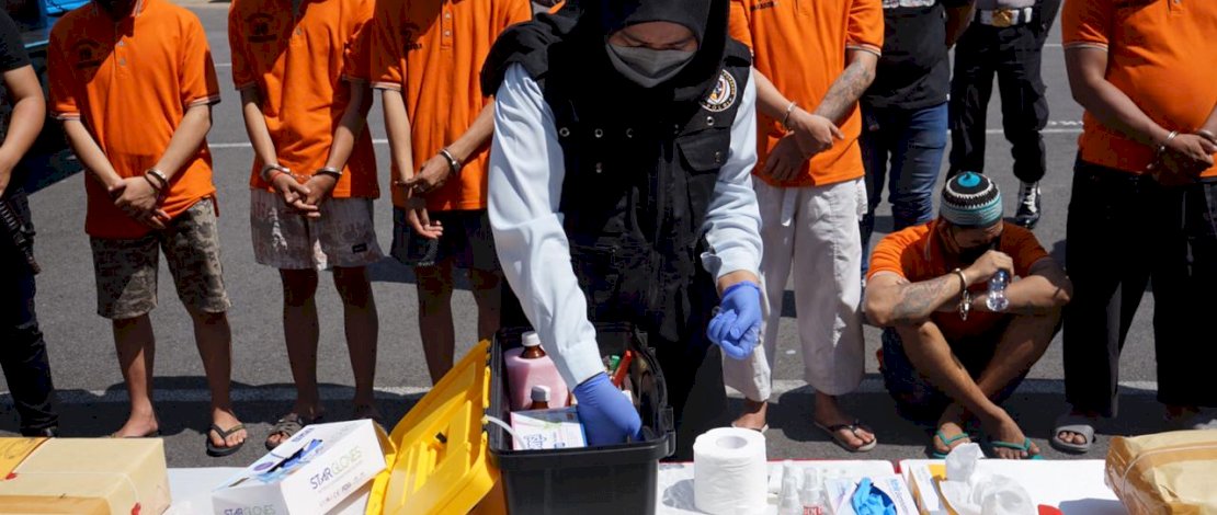 Suasana pemusnahan barang bukti narkoba di Mapolrestabes Makassar.