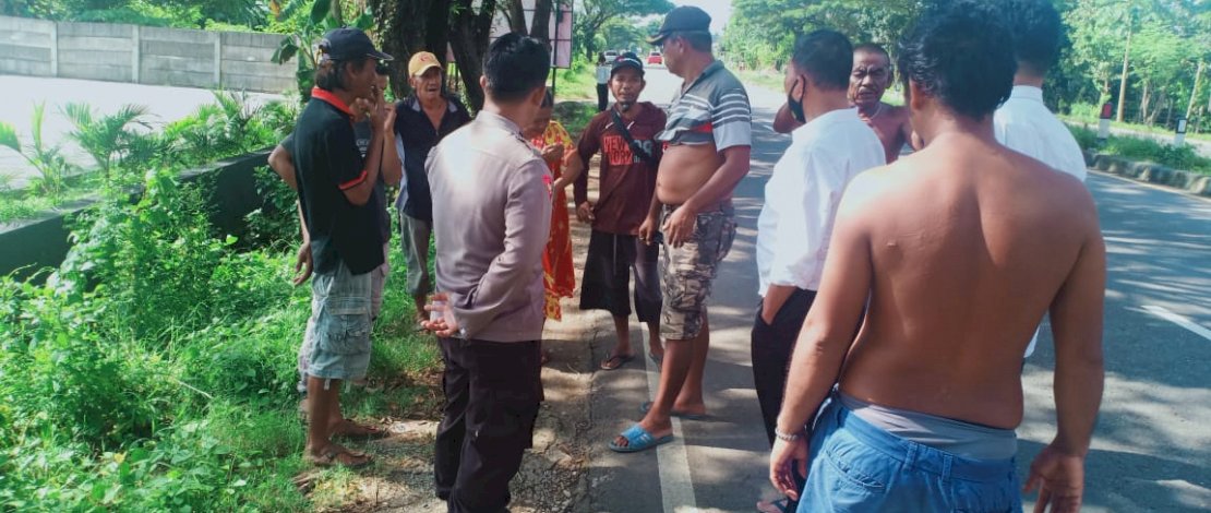 Lokasi pemarangan dan barang bukti sajam yang diamankan.