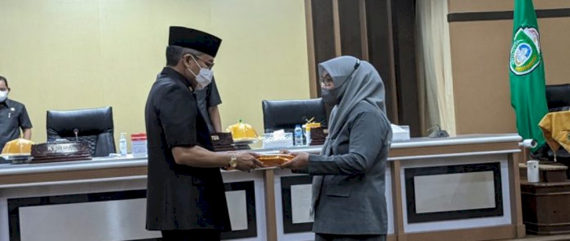 Wali kota Parepare, HM Taufan Pawe menyerahkan Laporan Kegiatan Pertanggungjawaban (LKPj) Pemerintah Daerah Tahun Anggaran 2020 kepada Dewan Perwakilan Rakyat Daerah (DPRD), Senin (29/3/2021).
