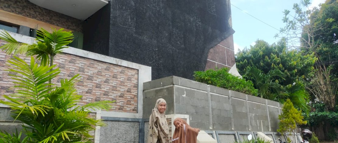 Penampakan Masjid AL Fatih Al Anshar yang mirip Kakbah.