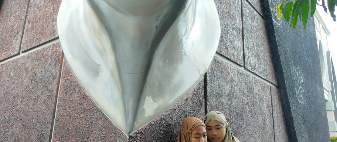 Penampakan Masjid AL Fatih Al Anshar yang mirip Kakbah.