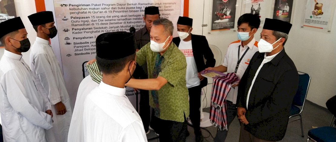 Suasana pelepasan dai muda oleh Kalla Group.