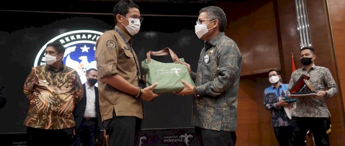 Sandiaga Uno dan Taufan Pawe. IST