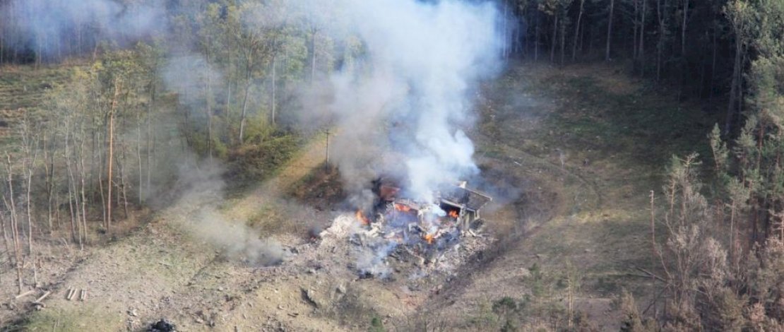 Ledakan itu menghancurkan fasilitas penyimpanan amunisi jarak jauh yang terletak di hutan Ceko