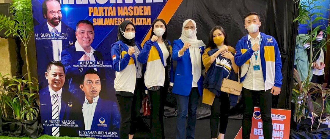 Pengurus dan kader Partai Nasdem Makassar.