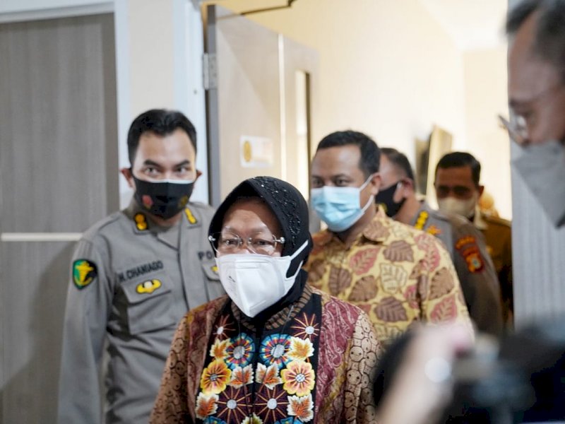 Didampingi Andi Sudirman, Risma Pantau Kondisi Korban Bom Katedral di RS Bhayangkara