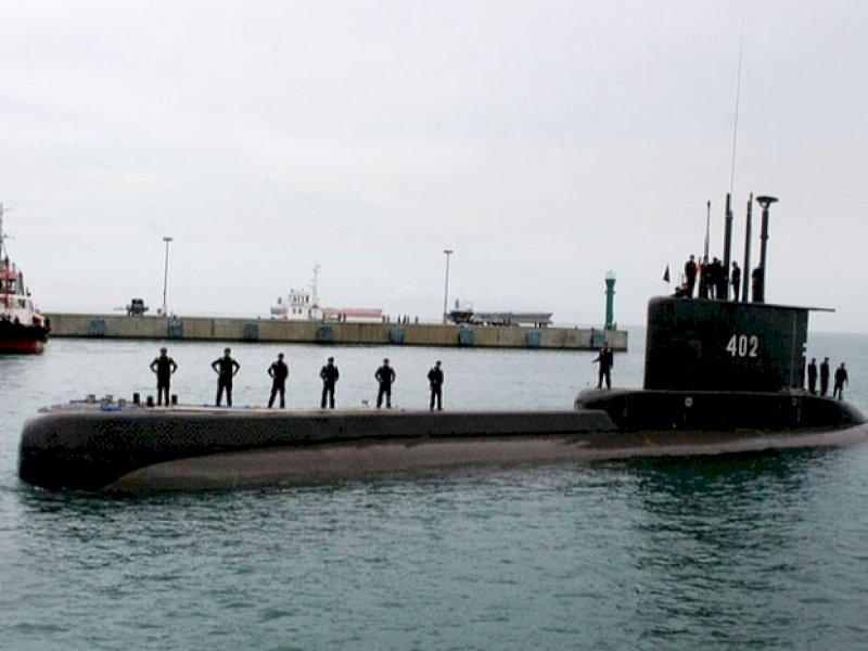 Oksigen Kapal Selam KRI Nanggala-402 Bisa Bertahan 72 Jam, Basarnas Makassar Kirim Kapal Pendeteksi Material