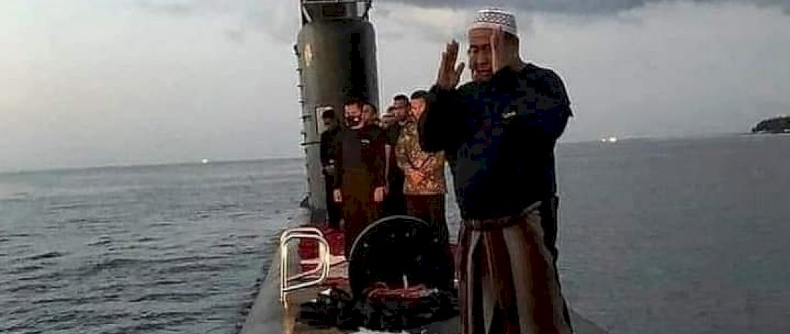 Oksigen Diperkirakan Habis Dinihari Tadi, Doa Tak Terputus untuk KRI Nanggala-402