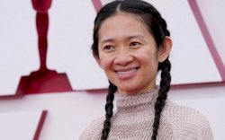 Chloe Zhao Jadi Wanita Asia Pertama yang Menangkan 'Sutradara Terbaik' Oscar