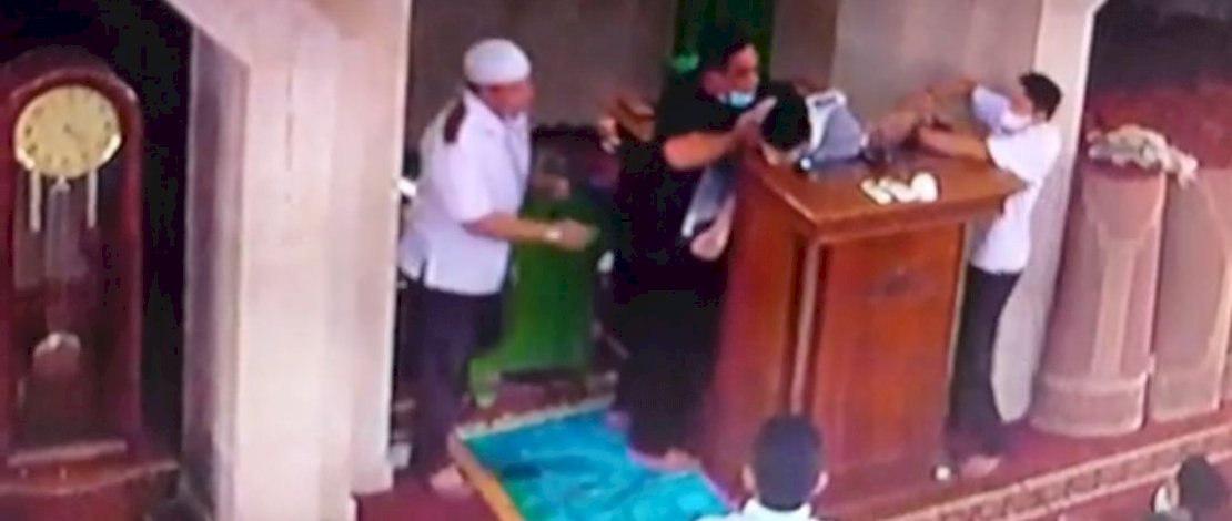 Detik-detik Ustaz Ruddin meninggal saat ceramah zuhur.