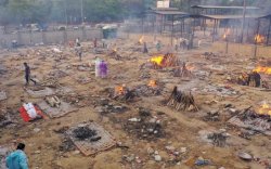 Krematorium India Dipenuhi Korban Covid, Api Berkobar Sepanjang Malam