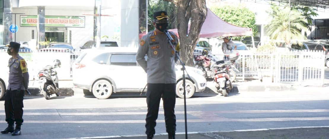 Suasana apel hari buruh yang dipimpin Kapolrestabes Makassar, Kombes Pol Witnu Urip Laksana.