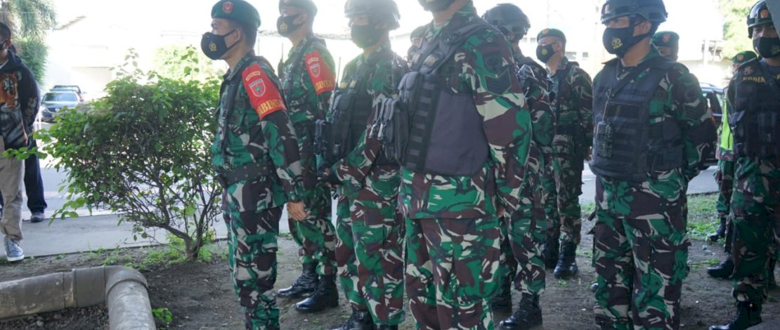 Suasana apel hari buruh yang dipimpin Kapolrestabes Makassar, Kombes Pol Witnu Urip Laksana.