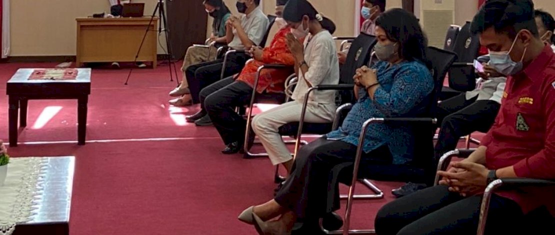 Suasana diskusi publik yang dirangkaikan buka puasa bersama.