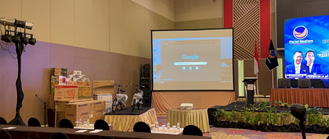 Hadiah gebyar E-KTA Partai Nasdem.