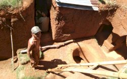 Untuk Rampungkan Istana Bawah Tanahnya, Kakek di Bone Masih Butuh Rp50 Juta