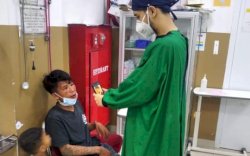 Usai Tenggak Ballo, Ibu Rumah Tangga dan 3 Teman Prianya Aniaya Tetangga