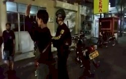 Pemuda Pakai Jimat Saat Transaksi Obat Daftar G