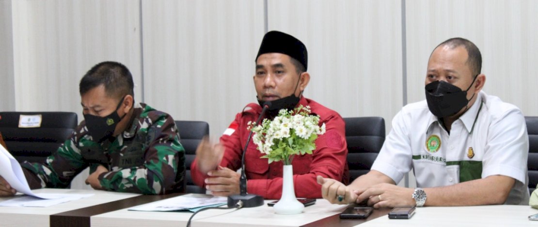 Wabup Takalar, H Achmad Daeng Se're saat memimpin rapat HLM.