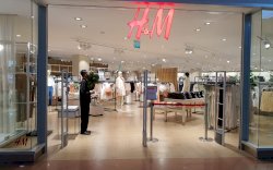 Yuk! Tampil Modis di Hari Raya dengan Koleksi Busana Lebaran H&M MaRI