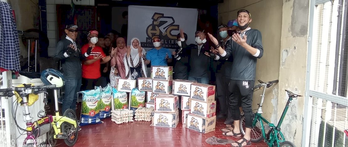 H2C gowes sambil berbagi.