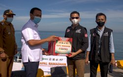 Bupati Takalar pimpin pelepasan Kapal Ramadhan ACT di Pelabuhan Galesong⁣⁣ ⁣⁣