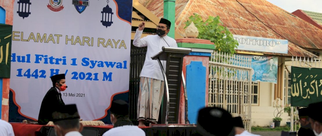 Wali Kota Makassar, Moh Ramdhan Pomanto berpidato jelang salat id di Jl Amirullah, Makassar.