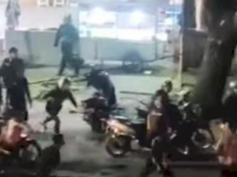 Mobil Senggol Motor, Puluhan Pemuda di BTP Saling Serang