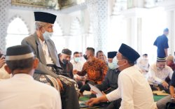 Plt Gubernur Sulsel Doakan Kesembuhan AGH Sanusi Baco