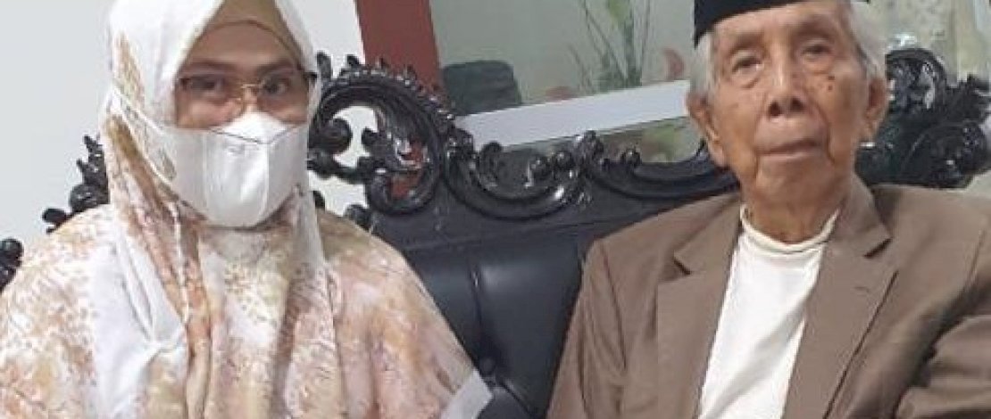 Dr Majdah M. Zain bersama AGH Sanusi Baco semasa hidup.