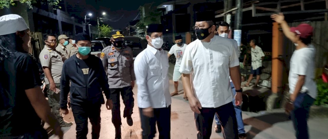 Kapolrestabes Makassar dan Kapolda Sulsel, melayat ke kediaman almarhum AGH Sanusi Baco.