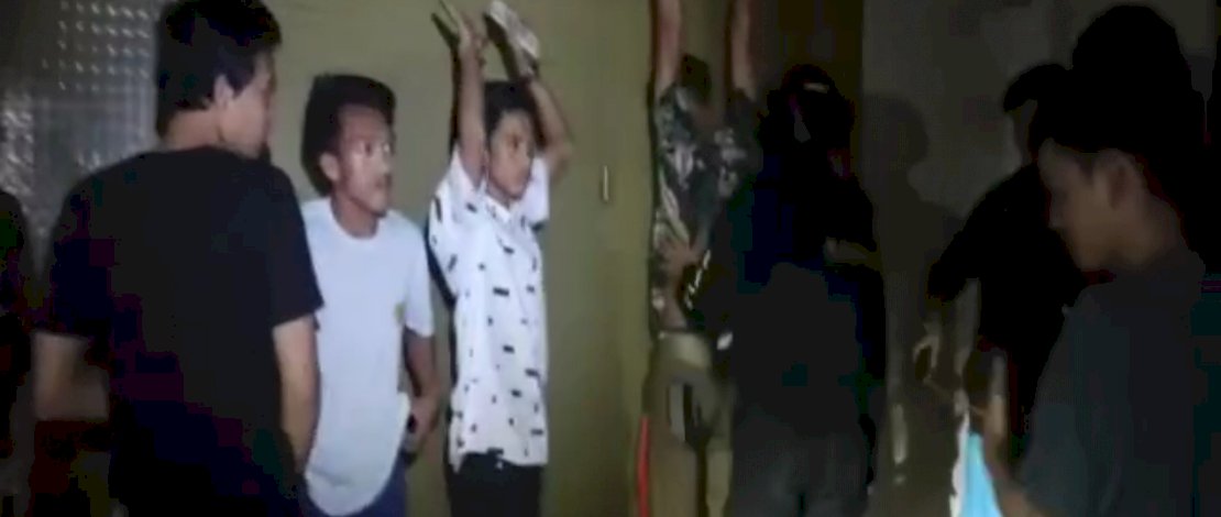 Tim Thunder Polda Sulsel, menggeledah sejumlah remaja di Jl Sunu.
