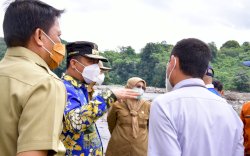 Offroad Seberangi Sungai, Plt Gubernur Tinjau Perencanaan Jalan Tambang di Kawasan Sungai Jeneberang