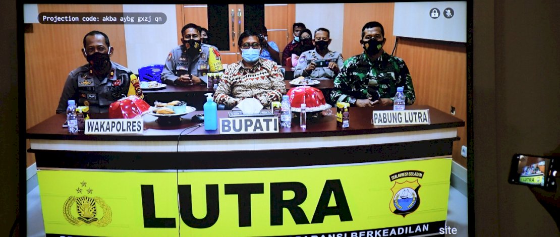 Wabup Luwu Utara, Suaib Mansur, mengikuti video conference launcing Call Centre 110 Polri. 