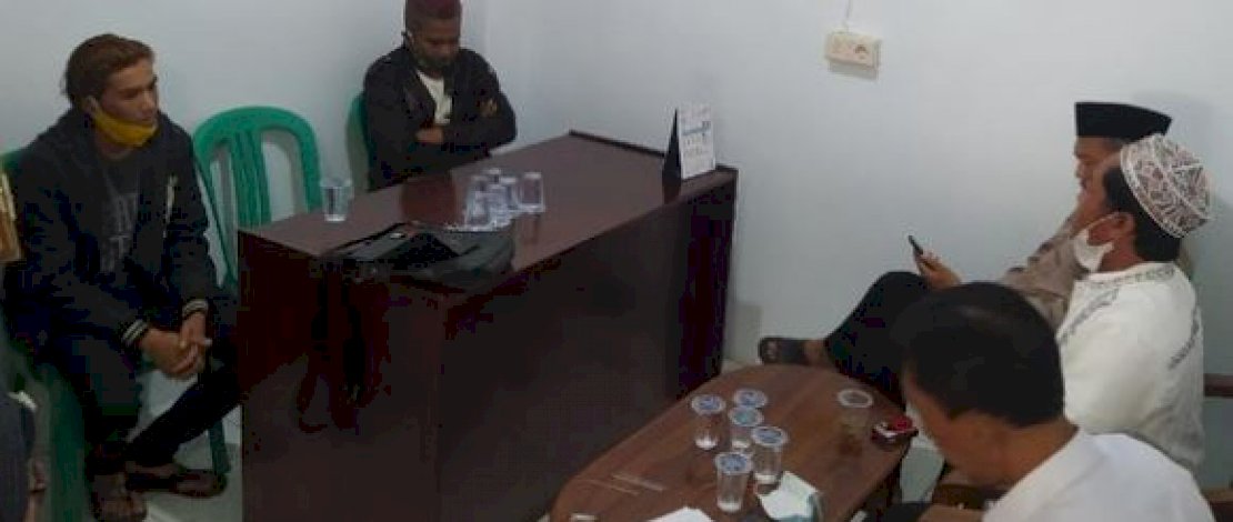 Kelompok Rambut Merah diperiksa. (Sumber Foto: Detik)