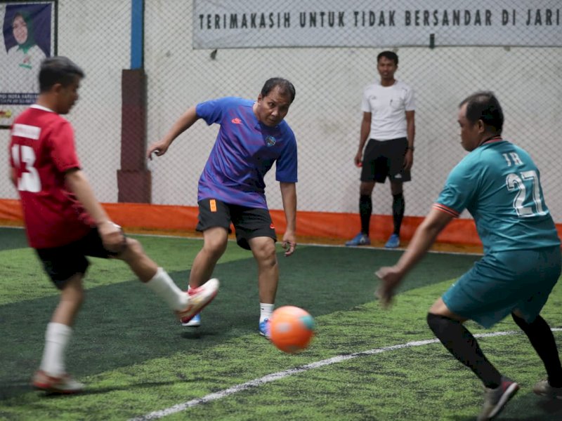 Laga Eksebisi Wali Kota Makassar-Tim Futsal Turatea Jeneponto Eratkan Silaturahmi