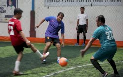 Laga Eksebisi Wali Kota Makassar-Tim Futsal Turatea Jeneponto Eratkan Silaturahmi