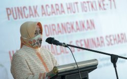 Hadiri HUT IGTKI ke 71, Indira Yusuf Ismail Sampaikan Mimpi Tentang Dunia Pendidikan